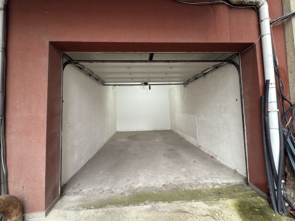 Дава се под наем Гараж / Паркомясто в Бургас, Славейков - 29 кв.м за 127.5 € - Снимка #1