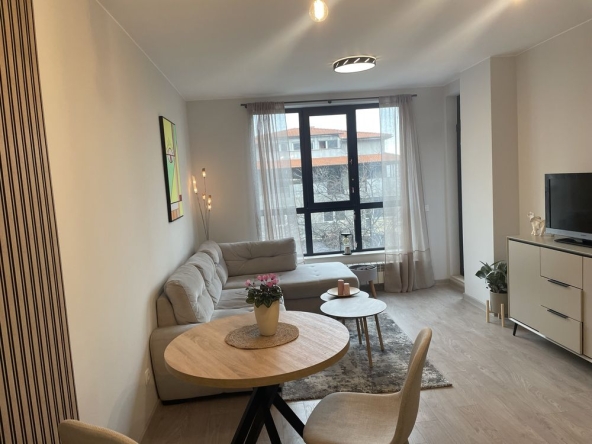 Дава се под наем Двустаен апартамент в с. Слатина, Област Ловеч - 71 кв.м за 797.64 € - Снимка #1