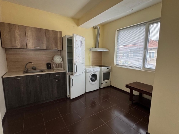 Етаж от къща в Търговище, Център - 100 кв.м за 1071 €/кв.м - Снимка #1