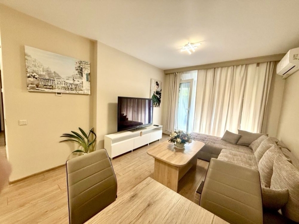 Дава се под наем Тристаен апартамент в София, Студентски град - 140 кв.м за 947.58 € - Снимка #1