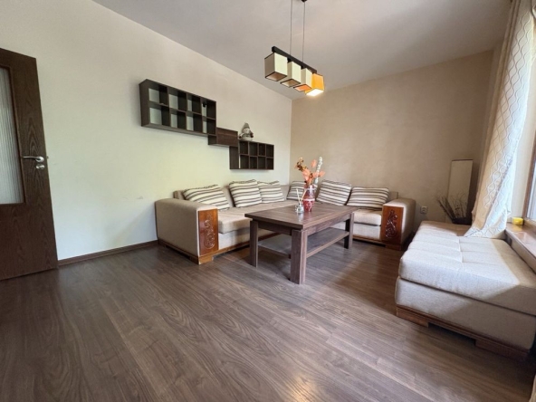 Дава се под наем Тристаен апартамент в Пловдив, Кършияка - 86 кв.м за 255 € - Снимка #1