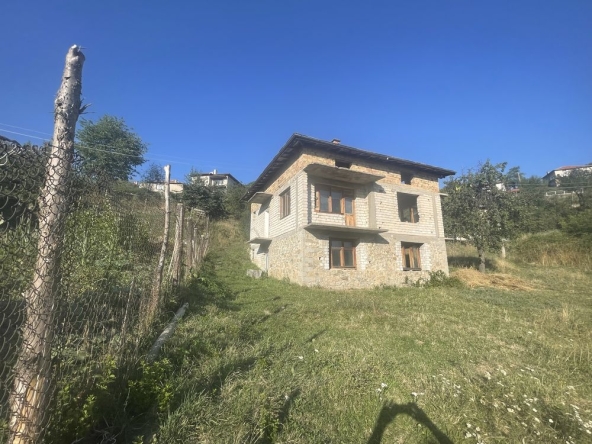 Къща в с. Давидково, Област Смолян - 200 кв.м за 102 €/кв.м - Снимка #1
