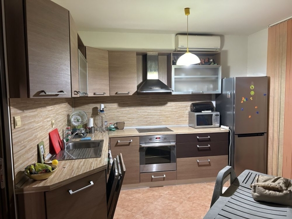 Тристаен апартамент в Созопол - 100 кв.м за 41 €/кв.м - Снимка #1