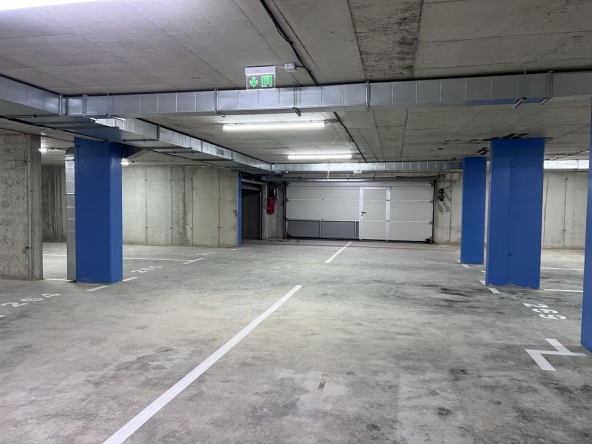 Дава се под наем Гараж / Паркомясто в Добрич, Промишлена зона - Север - 23 кв.м за 76.5 € - Снимка #1