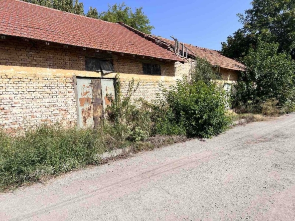 Склад в с. Просторно, Област Разград - 90 кв.м за 198 €/кв.м - Снимка #1