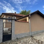 Къща в Луковит - 500 кв.м за 153 €/кв.м - Снимка #1