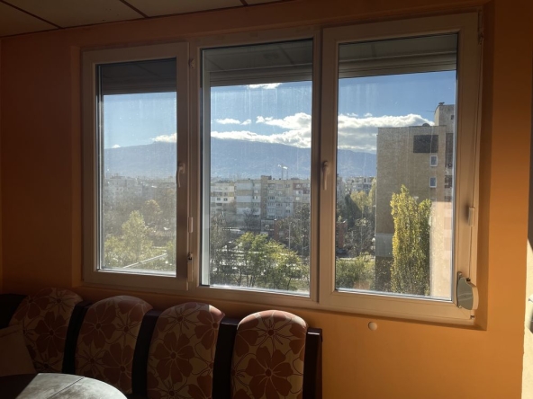 Двустаен апартамент в София, Света Троица - 64 кв.м за 2063 €/кв.м - Снимка #1