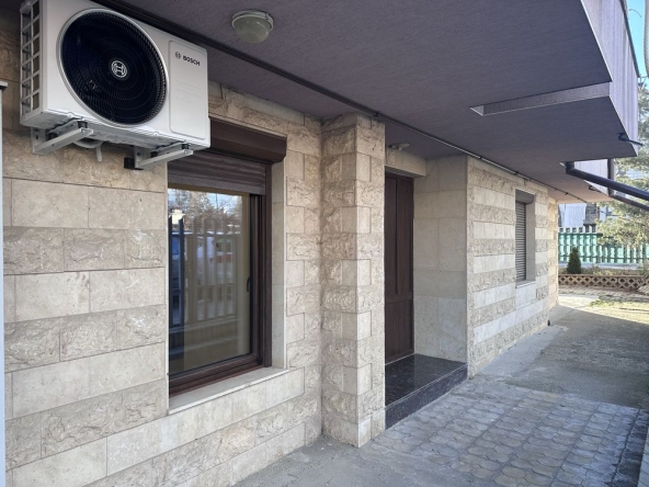 Дава се под наем Офис в София, Кръстова вада - 35 кв.м за 598.23 € - Снимка #1