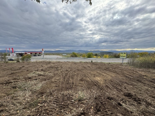 Парцел в Казанлък - 1800 кв.м за 22 €/кв.м - Снимка #1