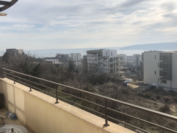 Тристаен апартамент в Варна, Бриз - 85 кв.м за 1194 €/кв.м - Снимка #1