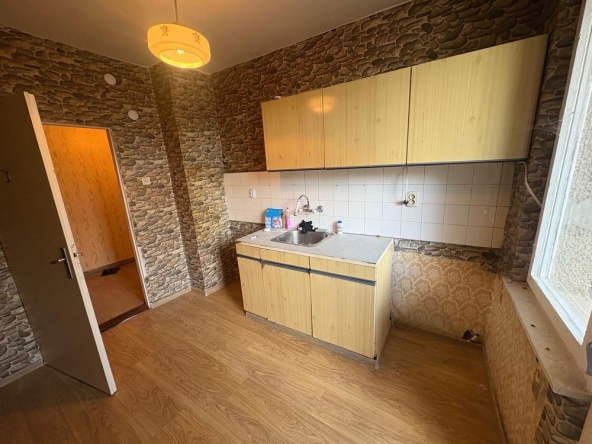 Тристаен апартамент в Търговище, Център - 68 кв.м за 612 €/кв.м - Снимка #1