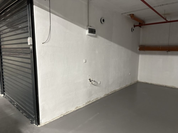 Гараж / Паркомясто в Пловдив, Център - 16 кв.м за 1052 €/кв.м - Снимка #1