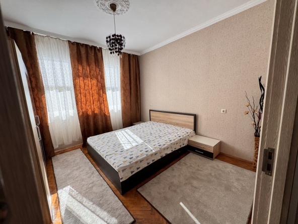 Дава се под наем Тристаен апартамент в Плевен, Сторгозия - 60 кв.м за 280.5 € - Снимка #1