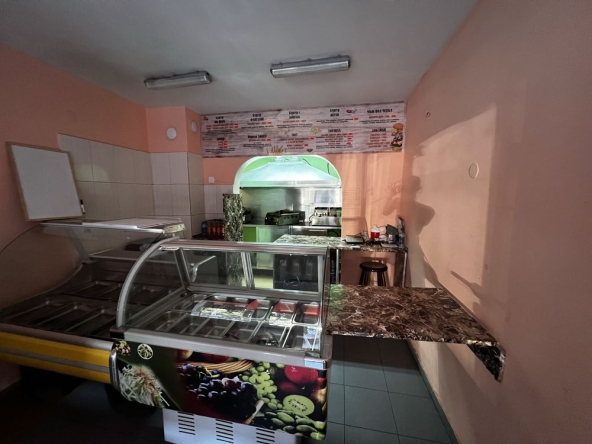 Дава се под наем Магазин в Хасково, Куба - 50 кв.м за 331.5 € - Снимка #1