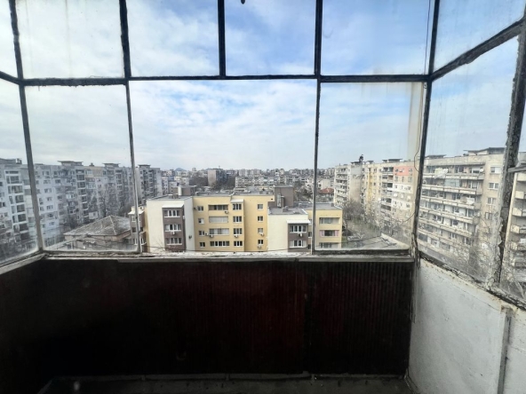 Дава се под наем Тристаен апартамент в Пловдив, Изгрев - 65 кв.м за 259.08 € - Снимка #1