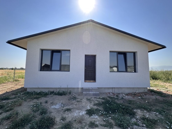 Къща в с. Оризари, Област Пловдив - 100 кв.м за 740 €/кв.м - Снимка #1