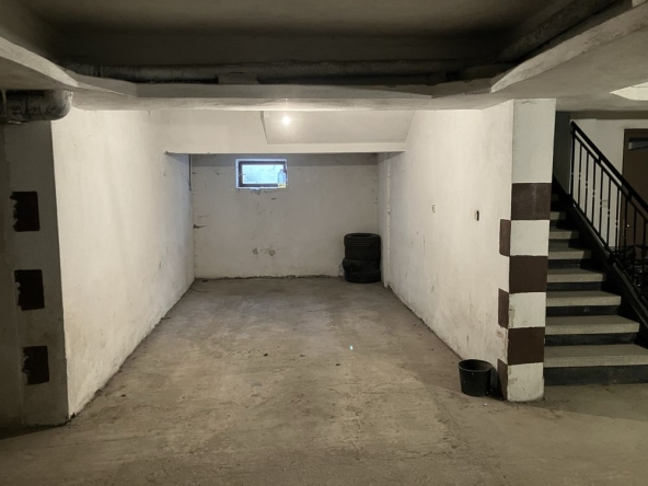 Гараж / Паркомясто в Казанлък - 20 кв.м за 11 €/кв.м - Снимка #1