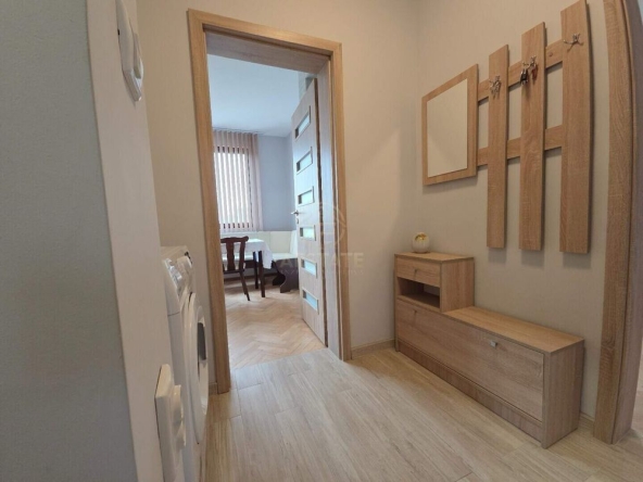 Дава се под наем Двустаен апартамент в Плевен, Идеален център - 51 кв.м за 378.93 € - Снимка #1