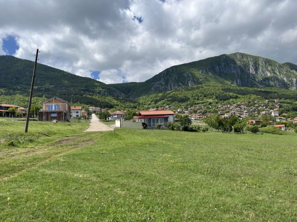 Парцел в с. Челопек, Област Враца - 2000 кв.м за 12 €/кв.м - Снимка #1