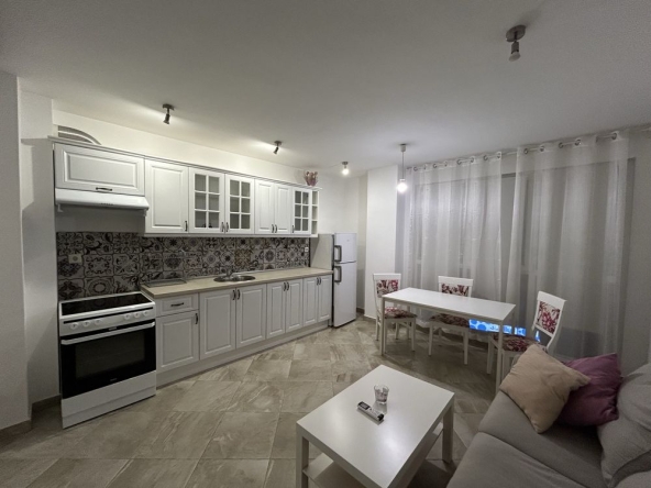 Дава се под наем Двустаен апартамент в Варна, Левски - 55 кв.м за 548.25 € - Снимка #1