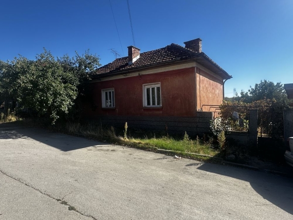 Къща в с. Брестовец, Област Плевен - 200 кв.м за 345 €/кв.м - Снимка #1