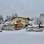 Дава се под наем Къща в Велинград - 300 кв.м за 357 € - Снимка #1