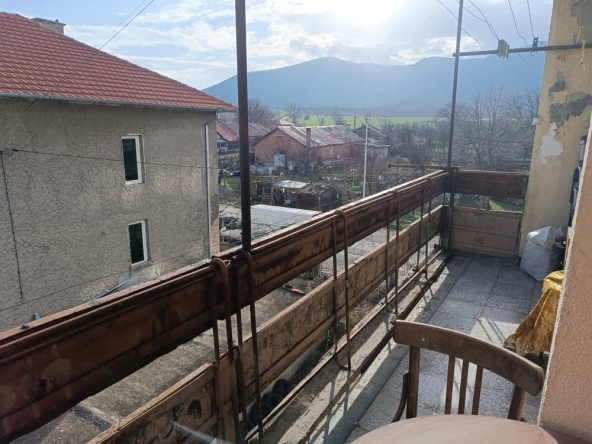 Тристаен апартамент в Велики Преслав - 64 кв.м за 487 €/кв.м - Снимка #1