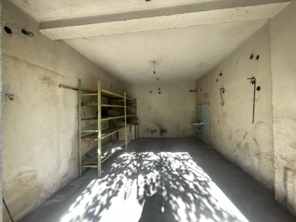 Дава се под наем Гараж / Паркомясто в Велико Търново, Център - 20 кв.м за 66.3 € - Снимка #1