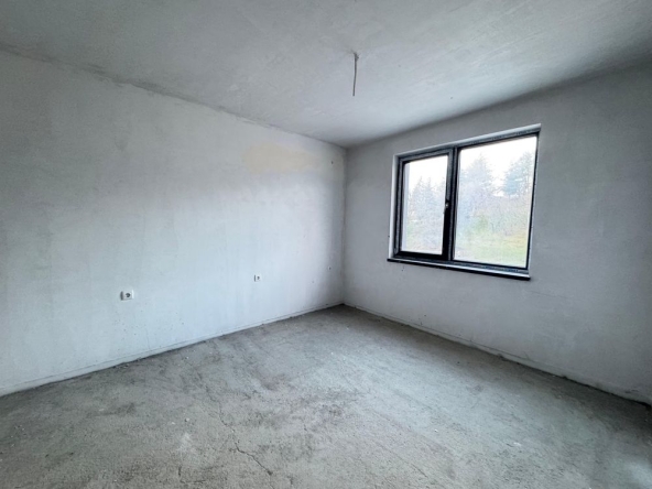 Тристаен апартамент в Търговище, Център - 82 кв.м за 684 €/кв.м - Снимка #1