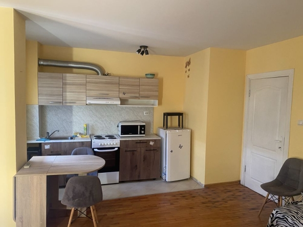 Дава се под наем Едностаен апартамент в Велико Търново, Център - 40 кв.м за 278.97 € - Снимка #1