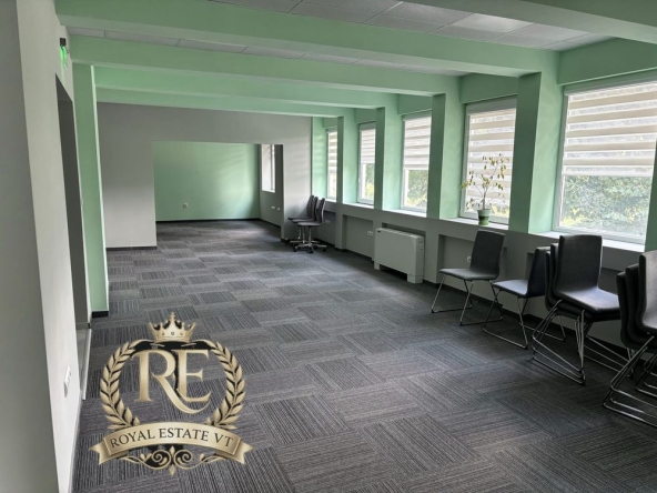 Офис в Велико Търново, Център - 210 кв.м за 639 €/кв.м - Снимка #1