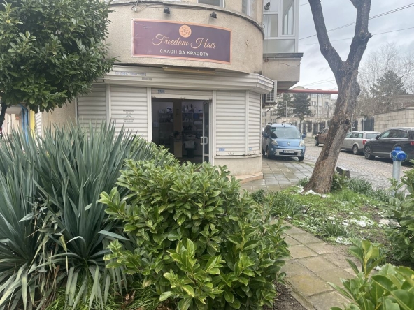 Дава се под наем Магазин в Ямбол, Аврен - 70 кв.м за 398.82 € - Снимка #1