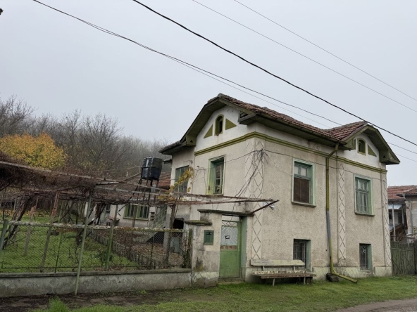 Къща в с. Ореховица, Област Плевен - 150 кв.м за 126 €/кв.м - Снимка #1