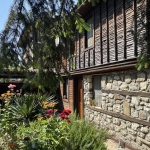 Дава се под наем Къща в Царево - 500 кв.м за 149.43 € - Снимка #1