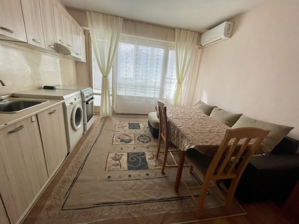 Дава се под наем Двустаен апартамент в Бургас, Изгрев - 45 кв.м за 306 € - Снимка #1