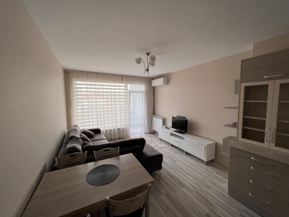 Дава се под наем Тристаен апартамент в Търговище, Изток 1 - 84 кв.м за 357 € - Снимка #1