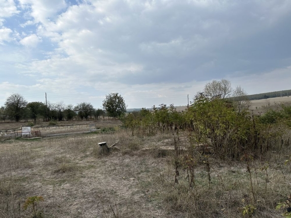 Тристаен апартамент в Разград, Варош - 2300 кв.м за 5 €/кв.м - Снимка #1