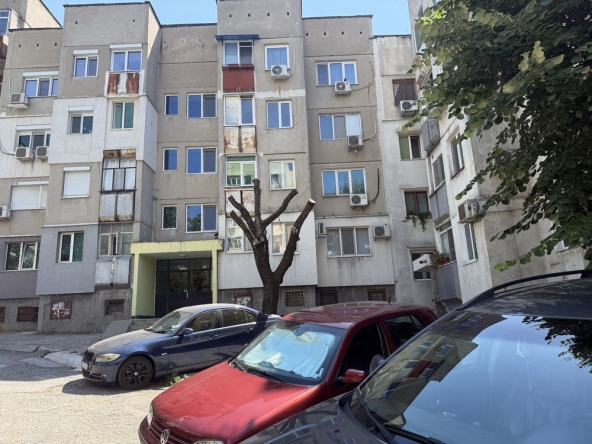 Двустаен апартамент в Плевен, Дружба 3 - 66 кв.м за 665 €/кв.м - Снимка #1