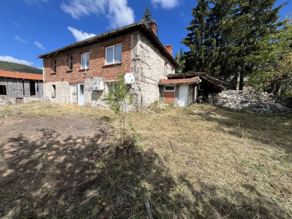 Къща в с. Равногор, Област Пазарджик - 200 кв.м за 115 €/кв.м - Снимка #1