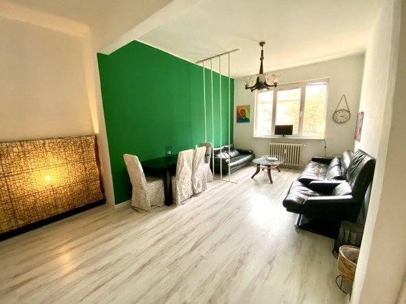 Дава се под наем Тристаен апартамент в София, Център - 100 кв.м за 797.64 € - Снимка #1