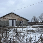 Дава се под наем Промишлена сграда в с. Куцина, Област Велико Търново - 400 кв.м за 797.64 € - Снимка #1