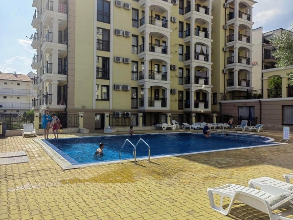 Дава се под наем Двустаен апартамент в Свети Влас - 60 кв.м за 348.84 € - Снимка #1