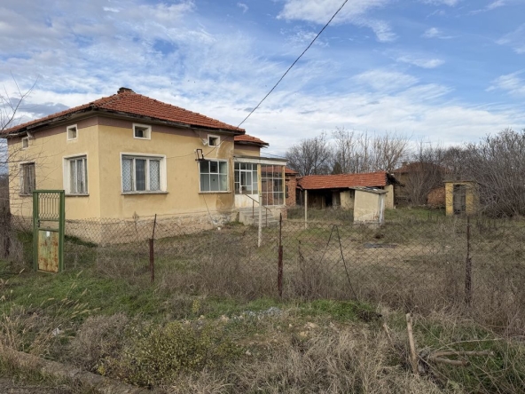 Къща в с. Горно Ботево, Област Стара Загора - 80 кв.м за 236 €/кв.м - Снимка #1