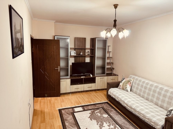 Дава се под наем Двустаен апартамент в Търговище, Център - 60 кв.м за 298.86 € - Снимка #1