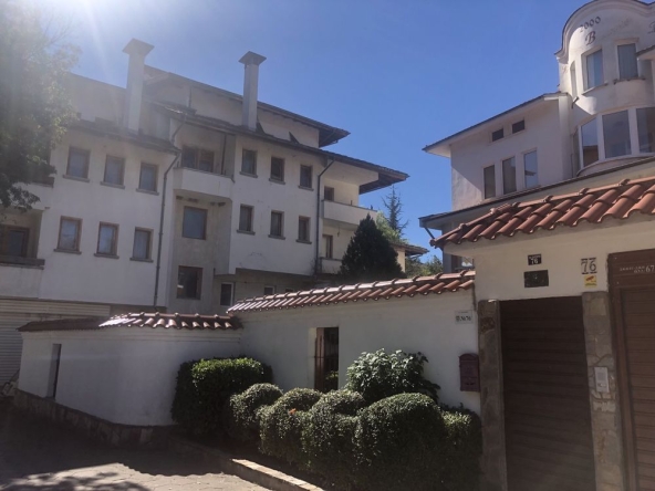 Многостаен апартамент в Стрелча - 240 кв.м за 213 €/кв.м - Снимка #1