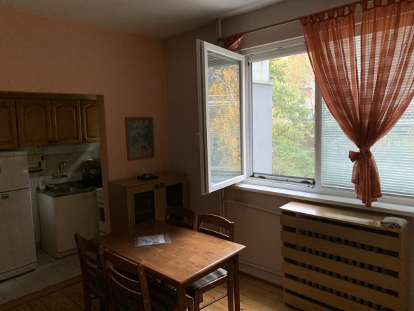Дава се под наем Двустаен апартамент в София, Център - 90 кв.м за 648.21 € - Снимка #1