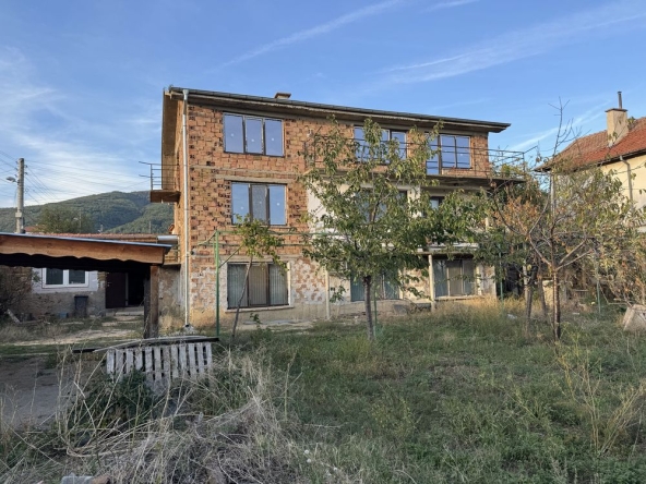 Къща в Казанлък - 300 кв.м за 405 €/кв.м - Снимка #1