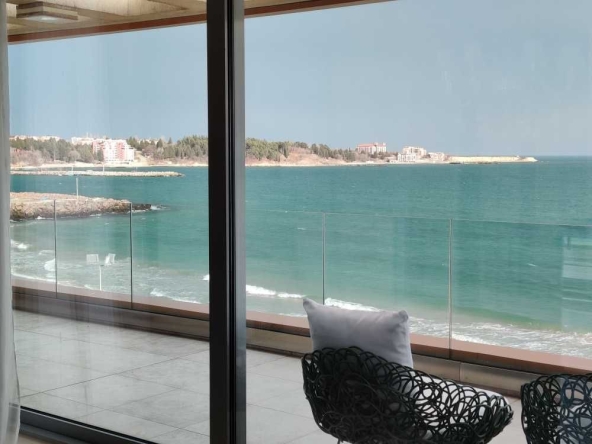 Тристаен апартамент в с. Равда, Област Бургас - 170 кв.м за 2177 €/кв.м - Снимка #1