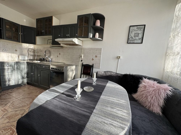 Дава се под наем Тристаен апартамент в София, Младост 1 - 87 кв.м за 677.79 € - Снимка #1