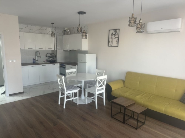 Дава се под наем Двустаен апартамент в Пловдив, Гагарин - 68 кв.м за 478.38 € - Снимка #1